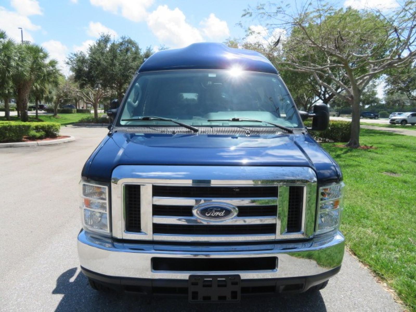 2011 Dark Blue /Gray Ford E-Series Wagon E-350 XLT Super Duty (1FBNE3BS4BD) with an 6.8L V10 SOHC 20V engine, located at 4301 Oak Circle #19, Boca Raton, FL, 33431, (954) 561-2499, 26.388861, -80.084038 - Photo #21